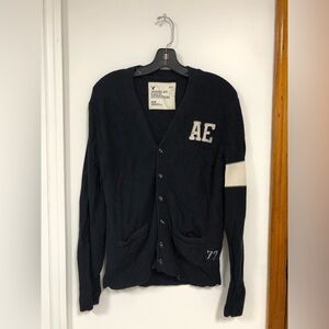 American Eagle Men's Medium Sweater Color Navy Blue